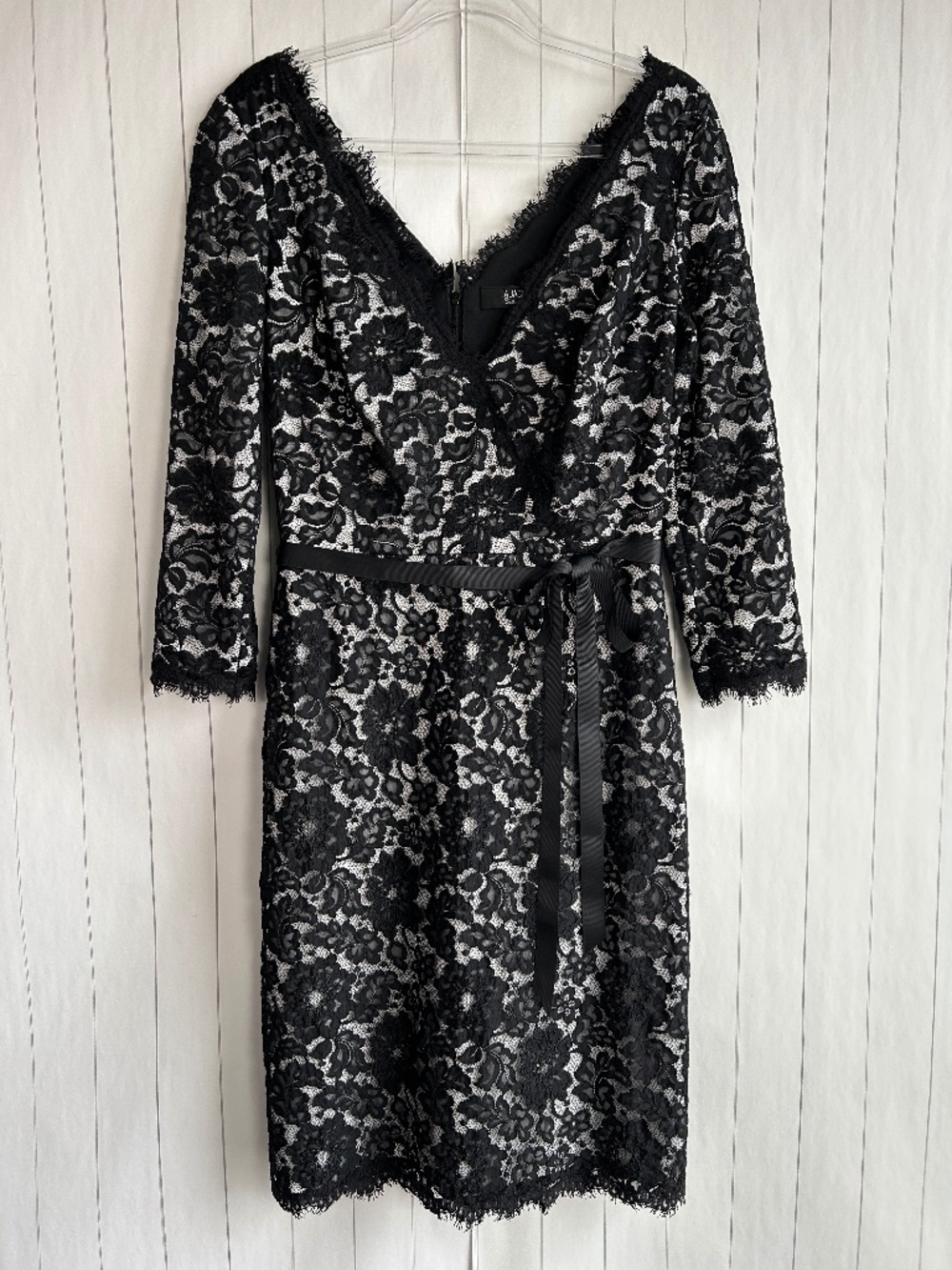 Tadashi Shoji Collection size 12 cocktail dress black lace v-neck midi sheath